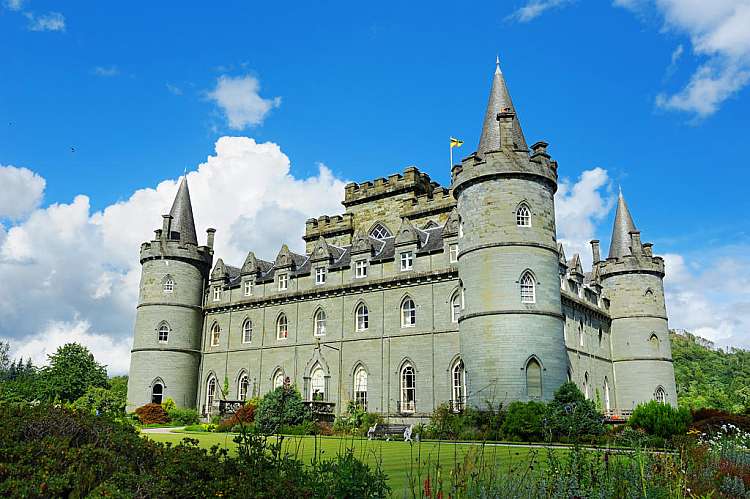 Inveraray castle side view